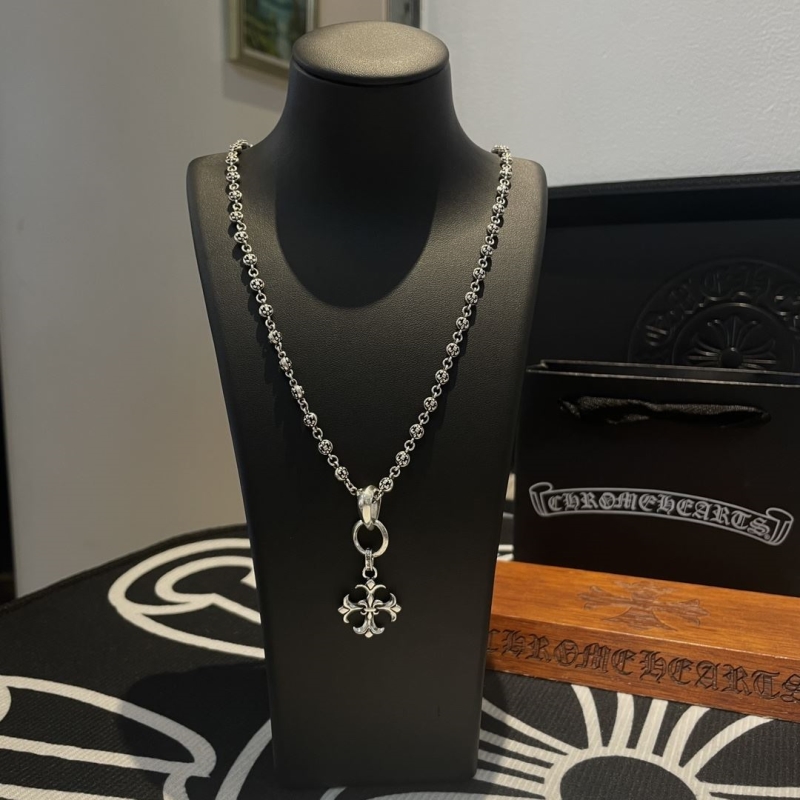 Ch*0me He**ts necklaces